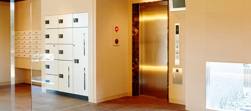 マンションのエレベーターをバリアフリー化するための方法！業者選びも解説